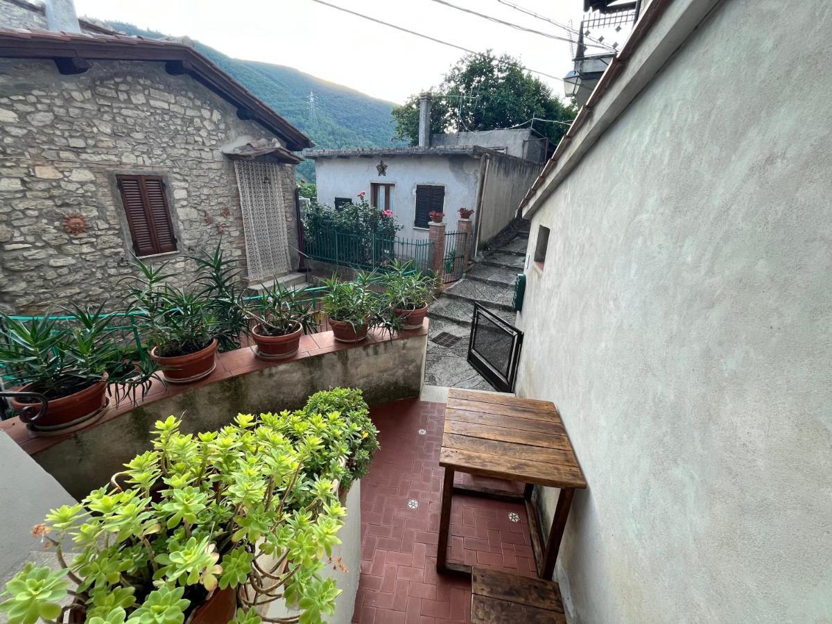 Appartamento A Valle San Martino Di Spoleto Eksteriør billede